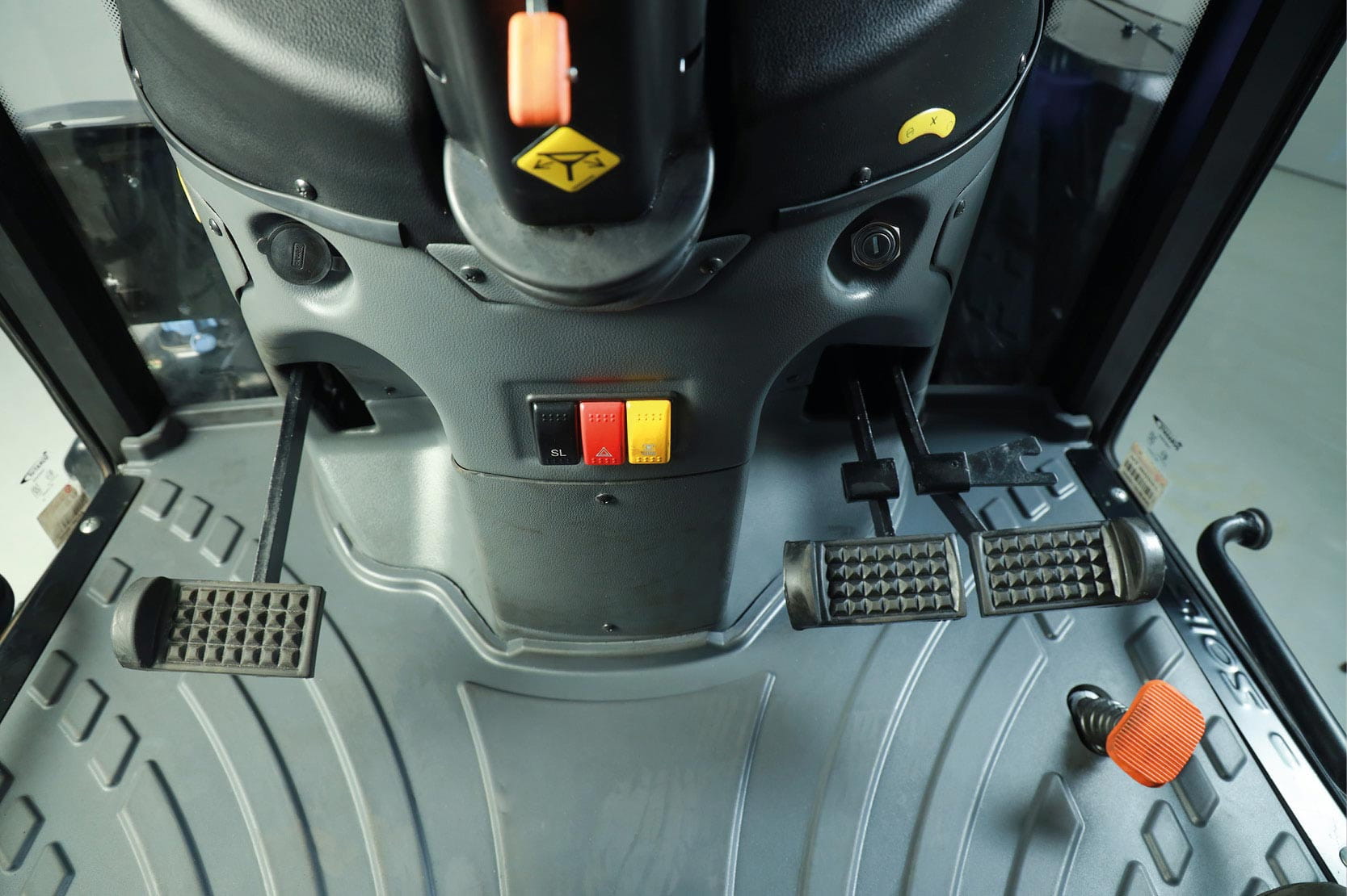Solis 90 NT Stage V Carraro avec cabine | Tracteur à voie étroite 90 ch | Transmission intégrale et boîte de vitesses 12+12