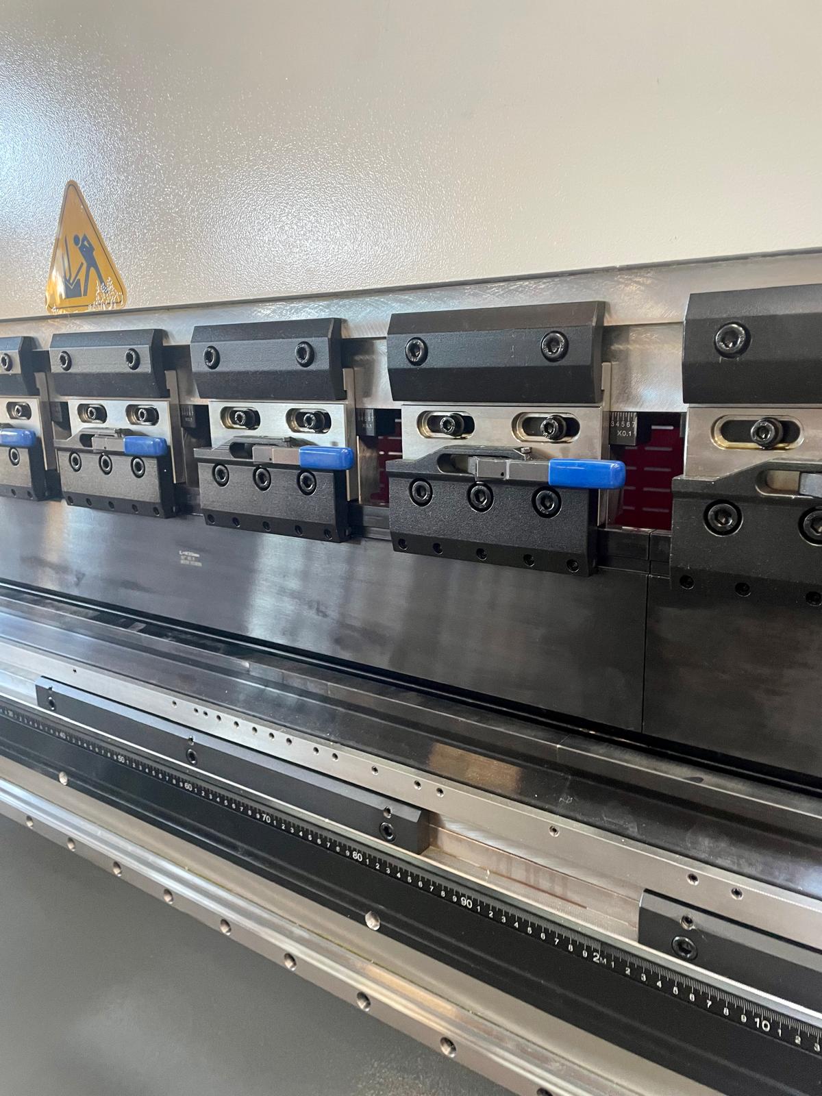 Elmag Servohydraulic Press Brake CNC 4-Axis - 3200x160T