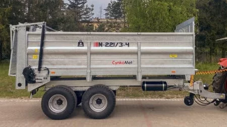 Cynkomet Miststreuer 8.000 kg, Wandhöhe 1.000 mm, Zweikreisbremse