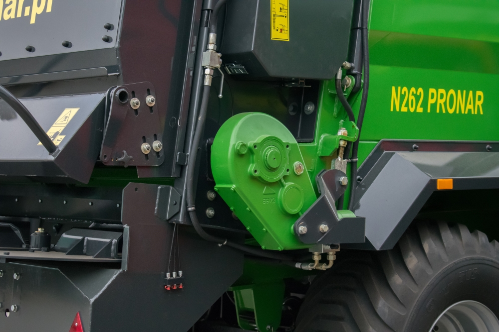 Getreideernter, Getreideernter/ Mähdrescher, Mähdrescher, Reifenrad, Grain header