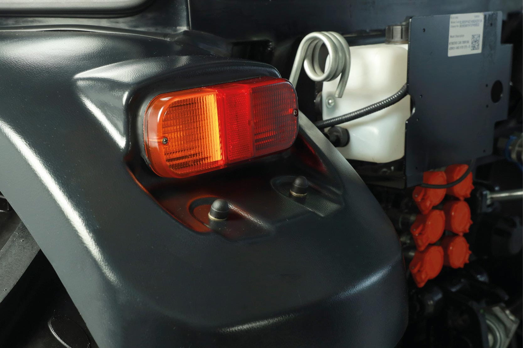 Solis 90 NT Stage V Carraro avec cabine | Tracteur à voie étroite 90 ch | Transmission intégrale et boîte de vitesses 12+12