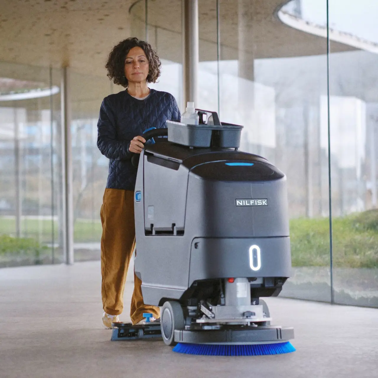 Brander Mietservice für Scheuersaugmaschinen | Langzeitmiete für Industrie, Gewerbe & Kommunen | Professionelle Bodenreinigung ab 12 Monaten