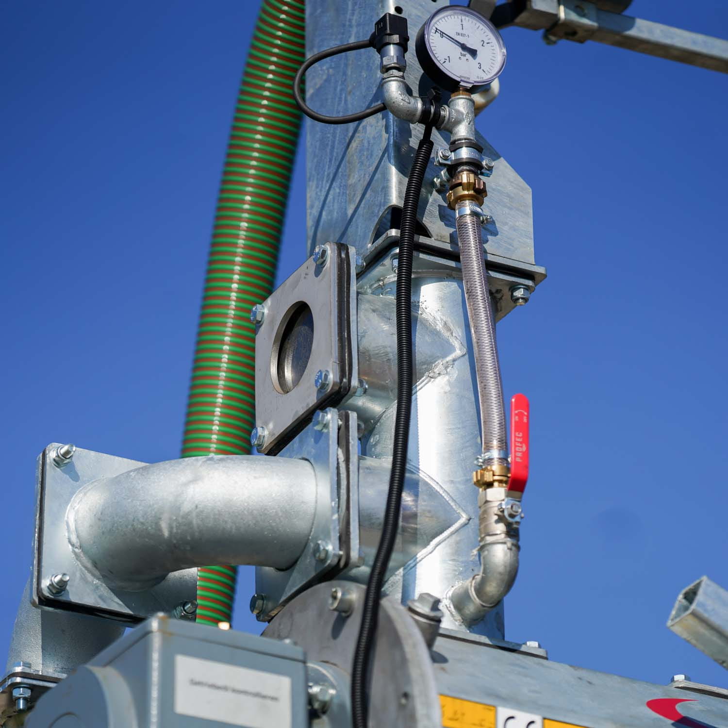 Fliegl teleskopierbarer Gülleseparator mit Exzenterschneckenpumpe – 40 m³/h