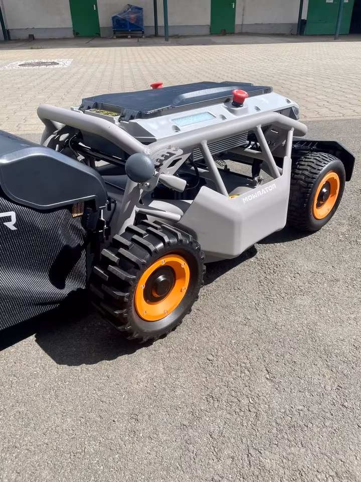 Mowrator S1 4WD Breitreifen 18Ah – RC Rasenmäher für 4500 m² & 85 % Steigung | 53 cm Clean-Cut