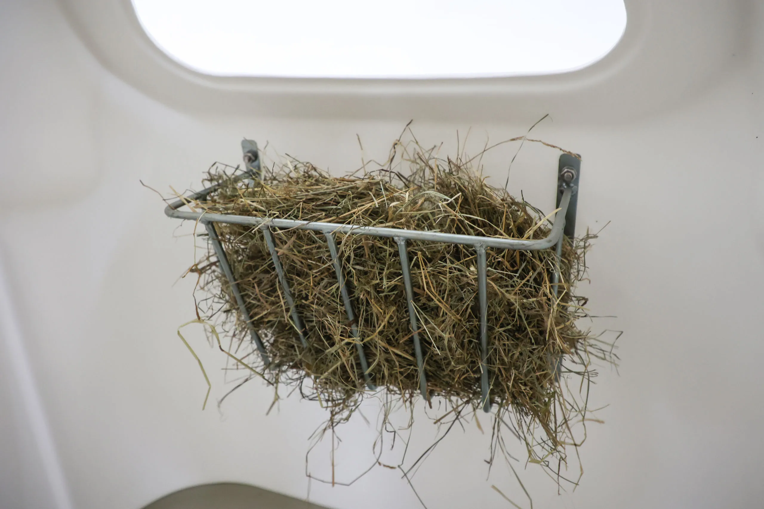 Heuraufe groß verzinkt zur Wandmontage – stabile Futterraufe für Pferde, Rinder, Schafe & Ziegen