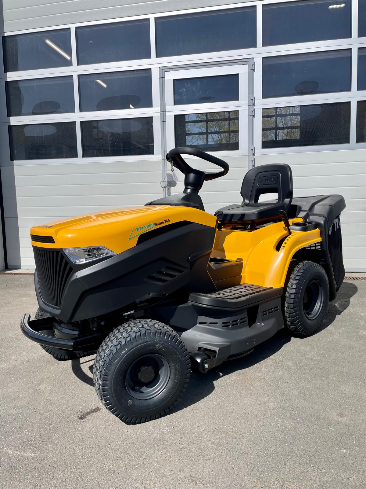 Stiga Estate 384 SE Rasentraktor – 84 cm Schnittbreite, Hydrostat, 200L Fangkorb