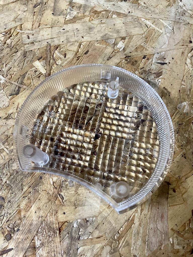 Hella Lichtscheibe Blinker R - passend zu Fendt Serie 900 - F930900020040, 9EL990354-021