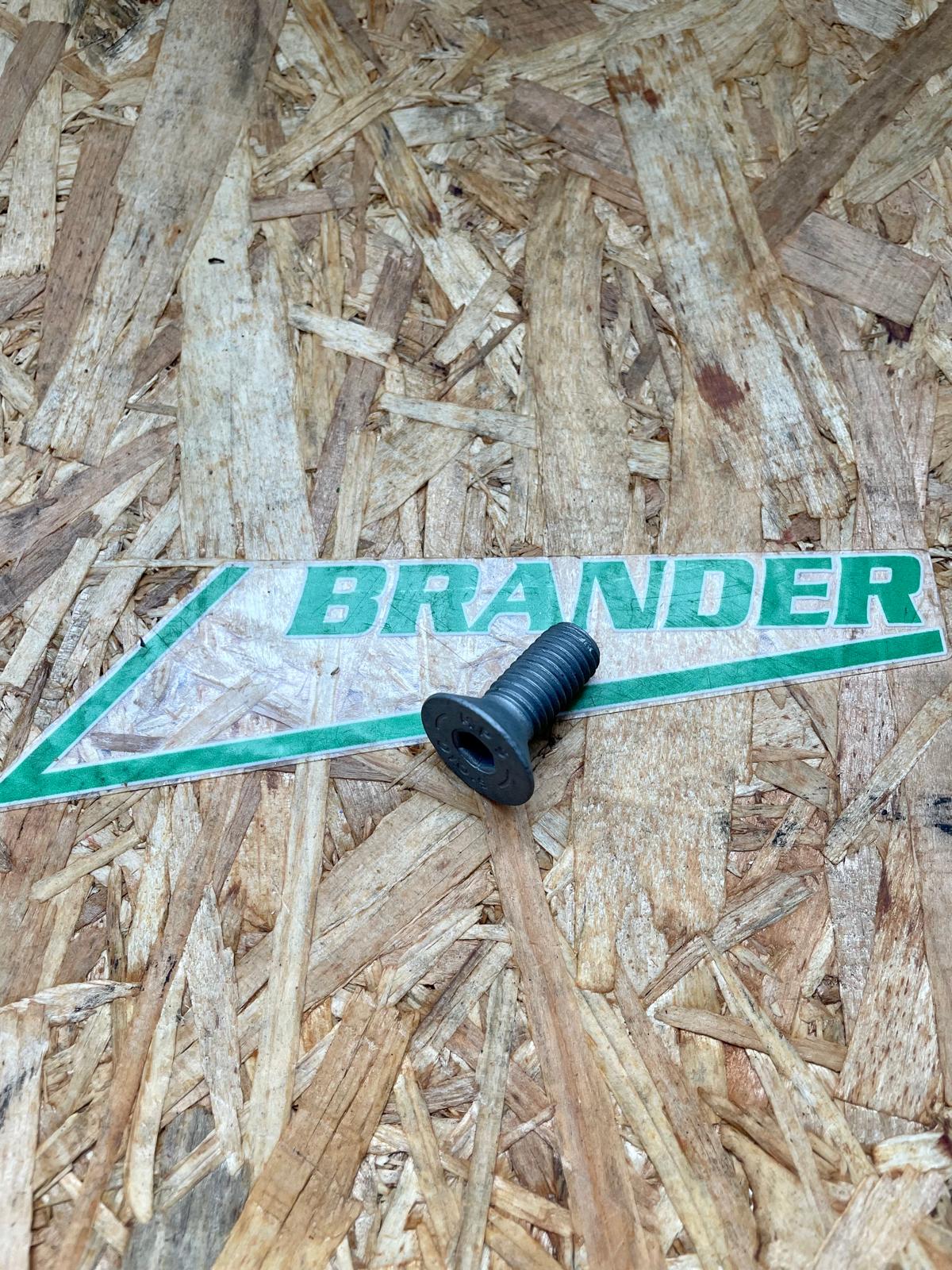 Crown countersunk screw