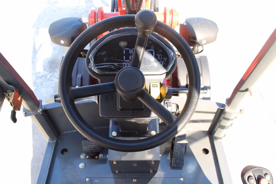 Elektro Radlader – 1000 kg Hubkraft optional mit Kabine und Lithium 240Ah