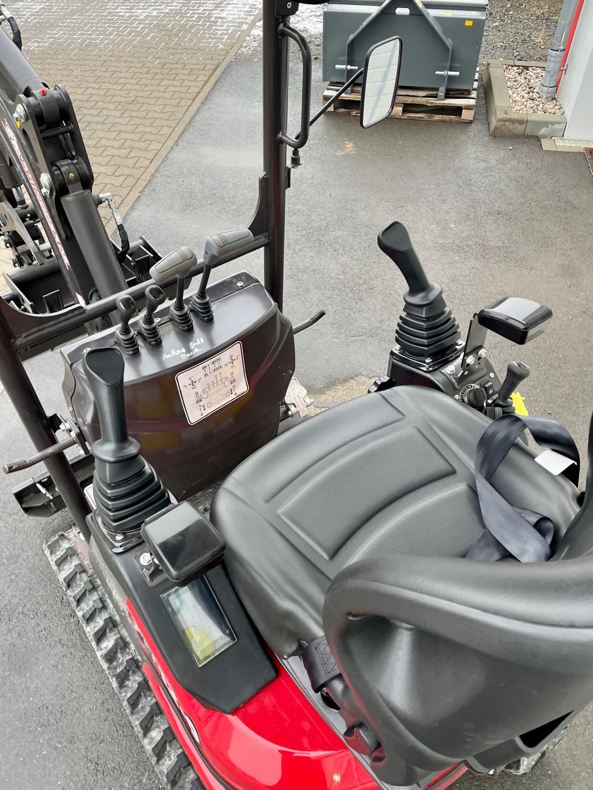 Minibagger Rhinoceros XN12-09 – Kubota Motor, 0-Heck, Verstellfahrwerk, 3 Löffel