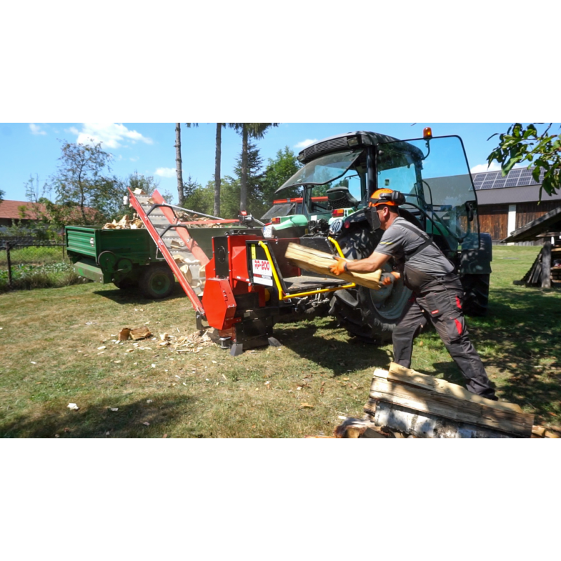 Remet CNC Holzhacker RP-200 mit Förderband 3m | Profi PTO-Holzhacker bis 16 cm