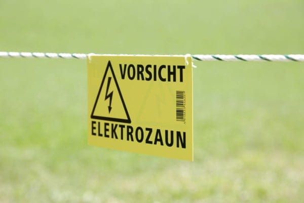 AKO-Warnschild-Vorsicht-Elektrozaun-K-44620-2_600x600