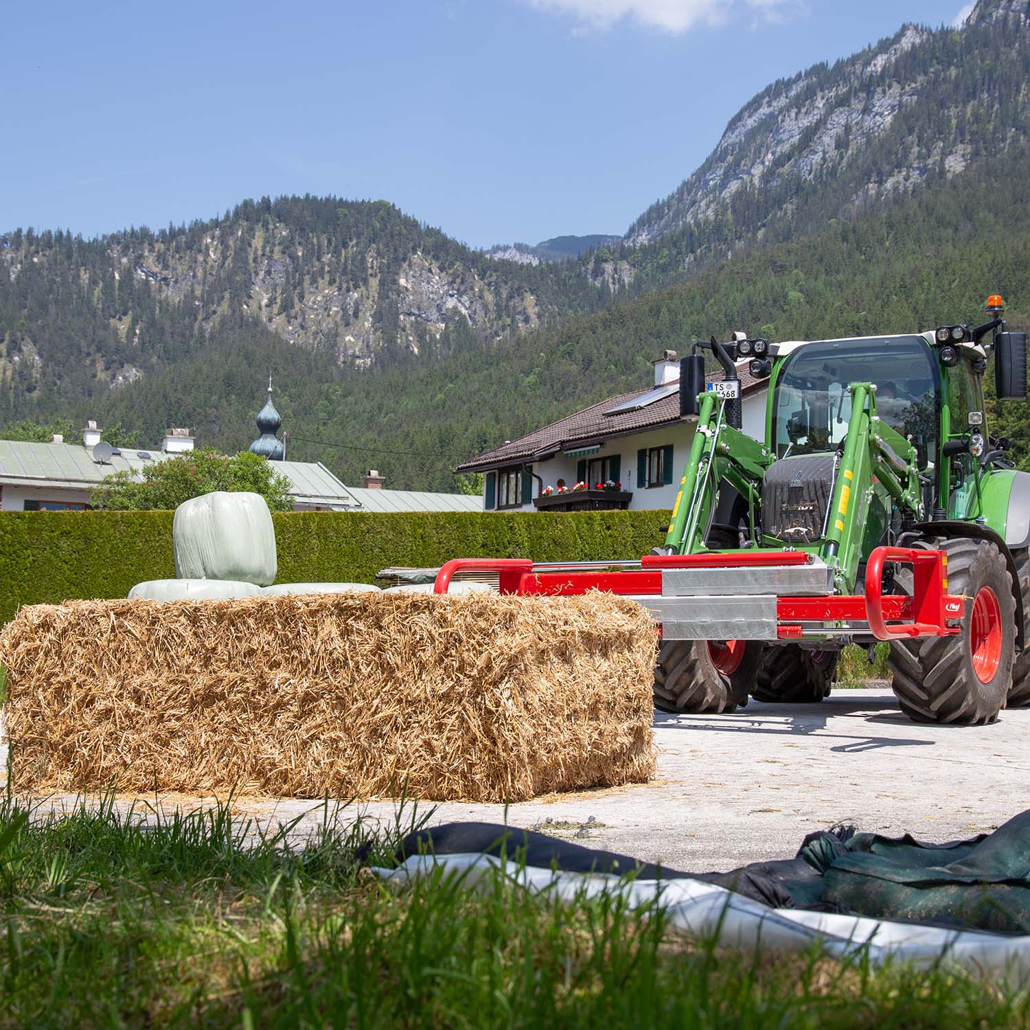 Fliegl square bale grab - Euro standard mount / hydraulic