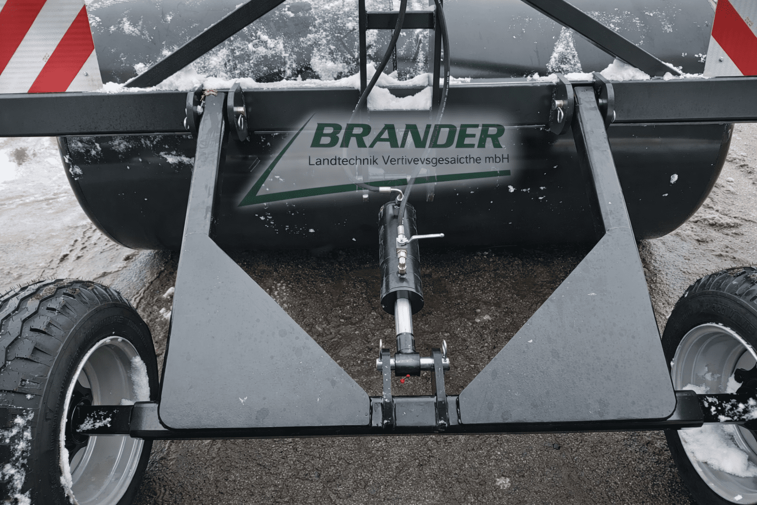 Wiesenwalze mit Beleuchtung und Achse – 2,6 m Profi-Wiesenwalze, 3100 l