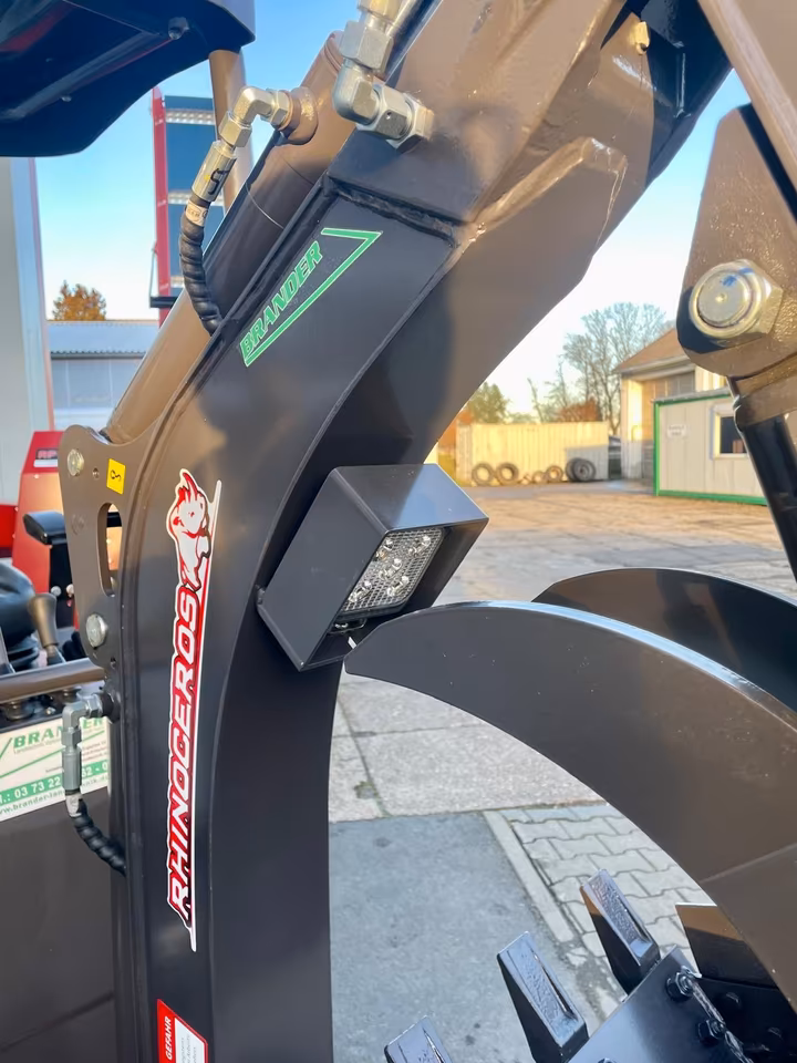Rhinoceros XN10-9 Minibagger – Knickarm, hydraulischer Daumen & Schnellwechsler