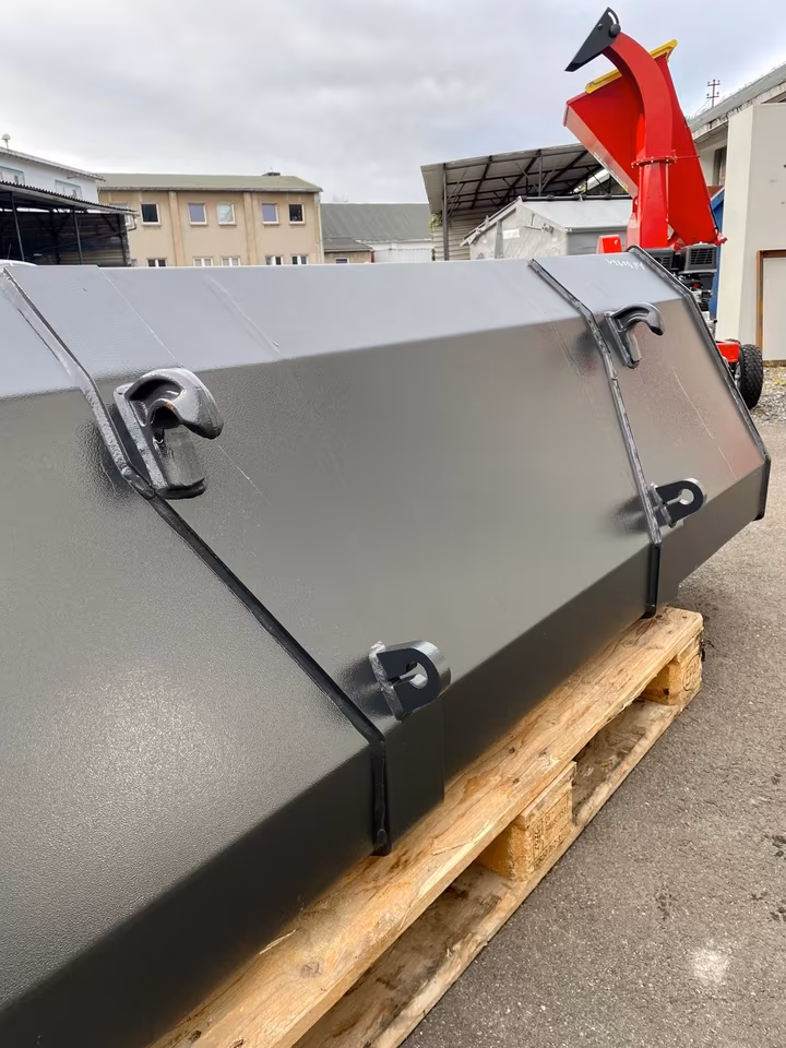 Godet universel renforcé avec attelage européen | Godet pour chargeur frontal
