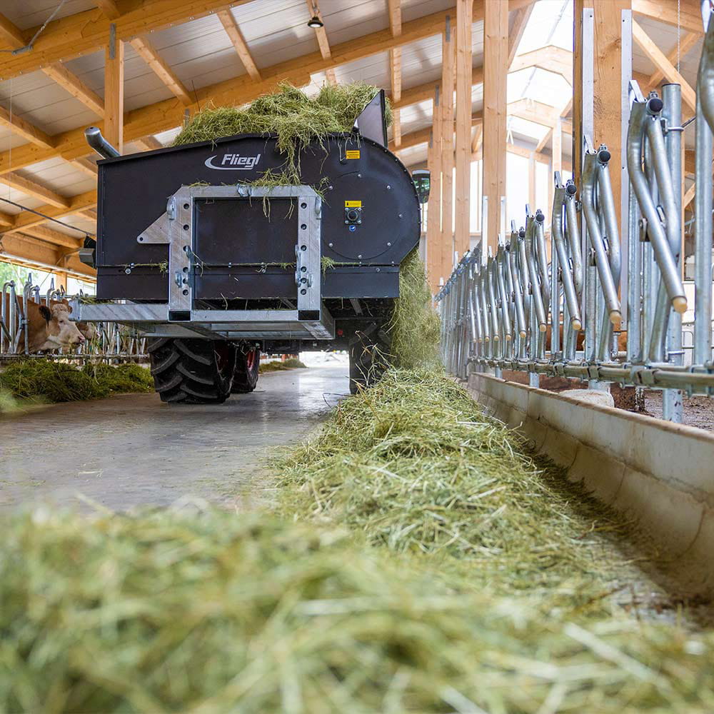 Fliegl Ballenauflöser hydraulisch für Rundballen mit Euronorm und Dreipunktaufnahme
