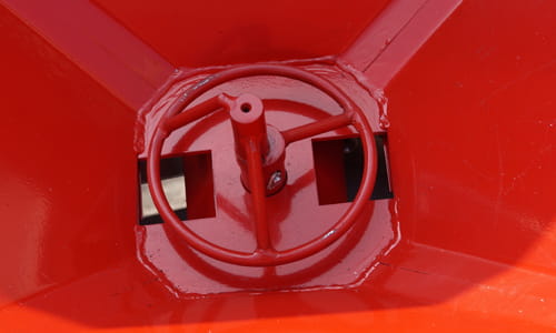 800L fertilizer spreader | Robust spreader with steel gearbox & corrosion protection