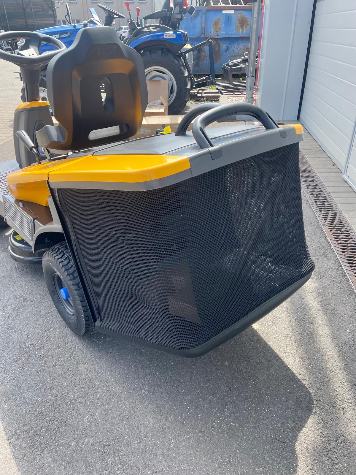 Akku Rasentraktor Stiga Swift 372e - inkl. 2x Akkus und Ladegerät