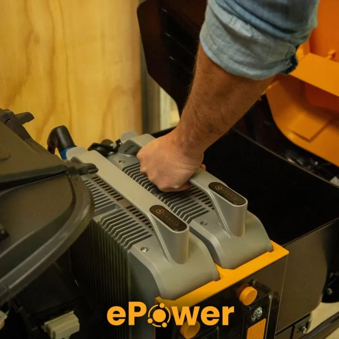 STIGA Akku-Rasentraktor Tornado 5108e – 108 cm – 56V – 3,0 kW – inkl. 5A Ladegerät – ohne Akku