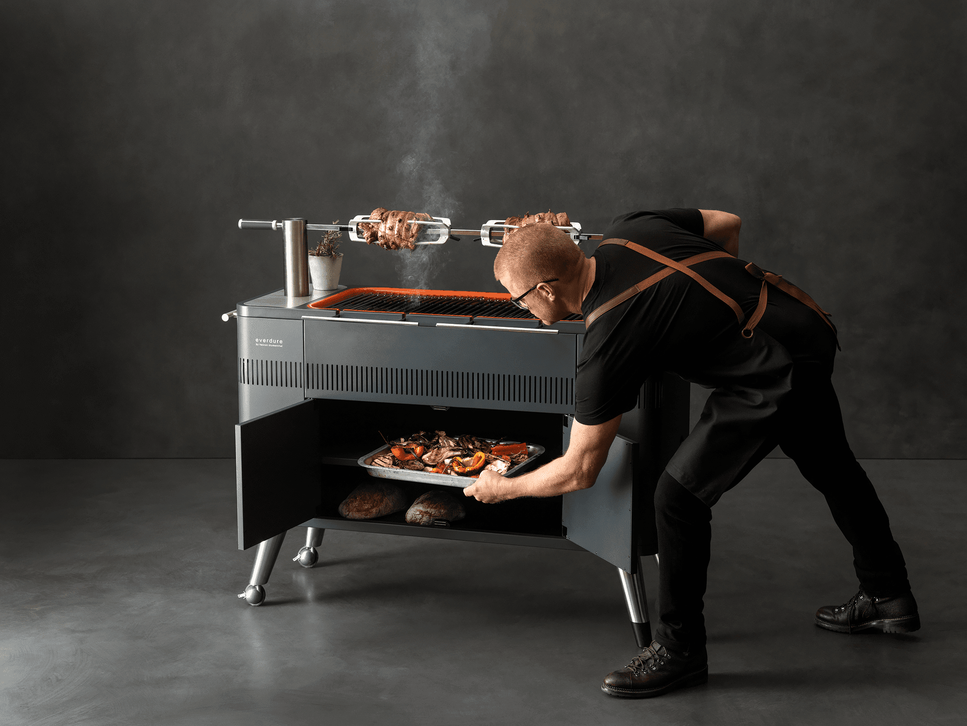 Everdure HUB Holzkohlegrill mit elektrischem Anzünder