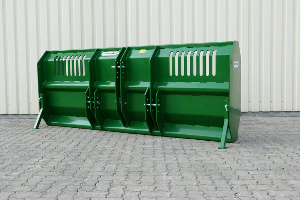 Düvelsdorf Maisschiebeschild – 3,00 m / 3,70 m, Silageverteiler, Kat. 2/3