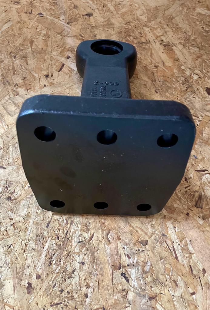 Drawbar eye Ø40mm / 6 hole flange / KTL coated
