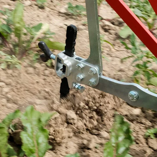 Pince porte-outils pour binette à légumes et SCALP COM – Montage rapide de l'outil avec réglage précis de l'angle