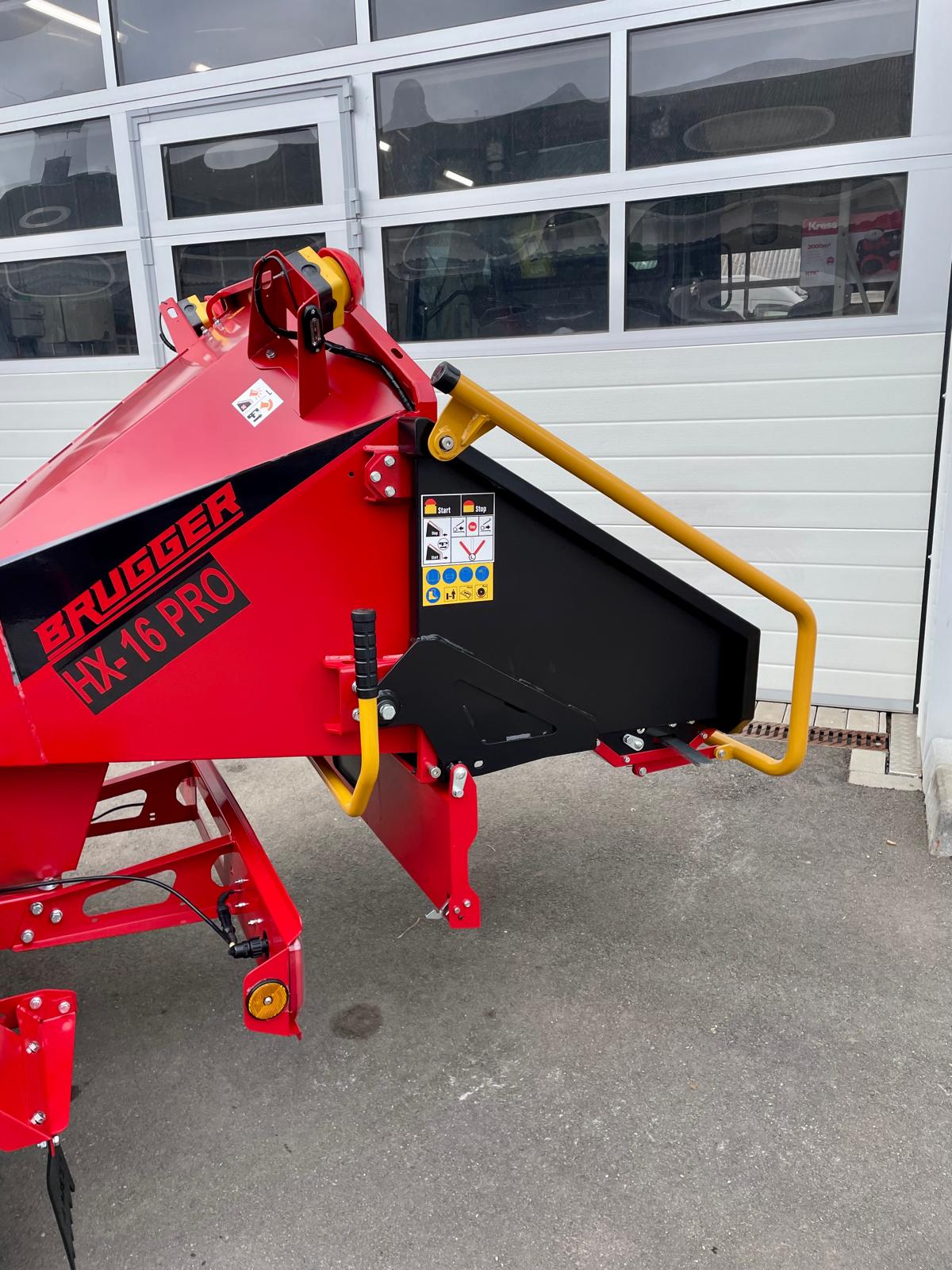 BRUGGER HX16 Pro wood chipper with petrol engine - road legal