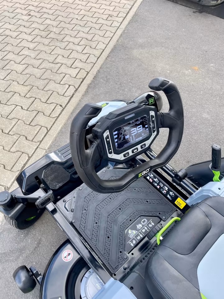 EGO Zero-Turn Battery Ride-on Mower 107 cm with Steering Wheel · Z6 e-Steer™ · KIT
