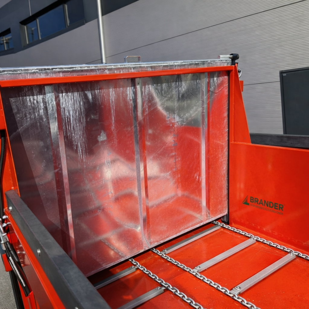 Miststreuer 4,5t – 4 Ketten | Vertikalstreuer mit Druckluftbremse & Zapfwelle