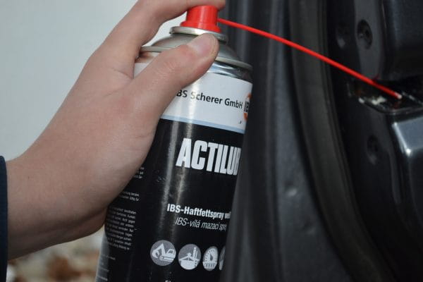 IBS adhesive grease spray white ActiLub