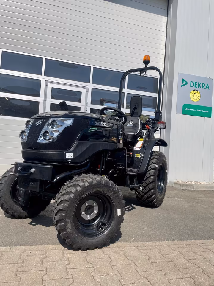 Solis 26 Panther Limited Edition Schwarz | 26 PS Allradtraktor mit Servolenkung & Mitsubishi Diesel