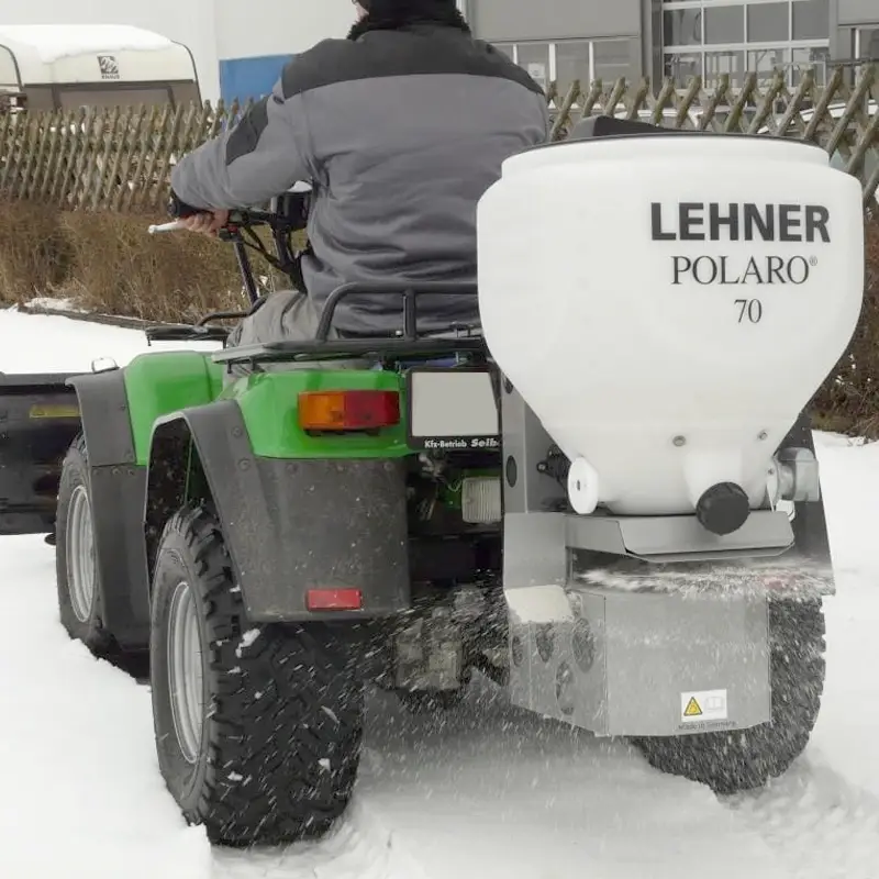 Streugerät, Schneestreuer, Anbaugerät, weißer Behälter, Traktor-Anbau