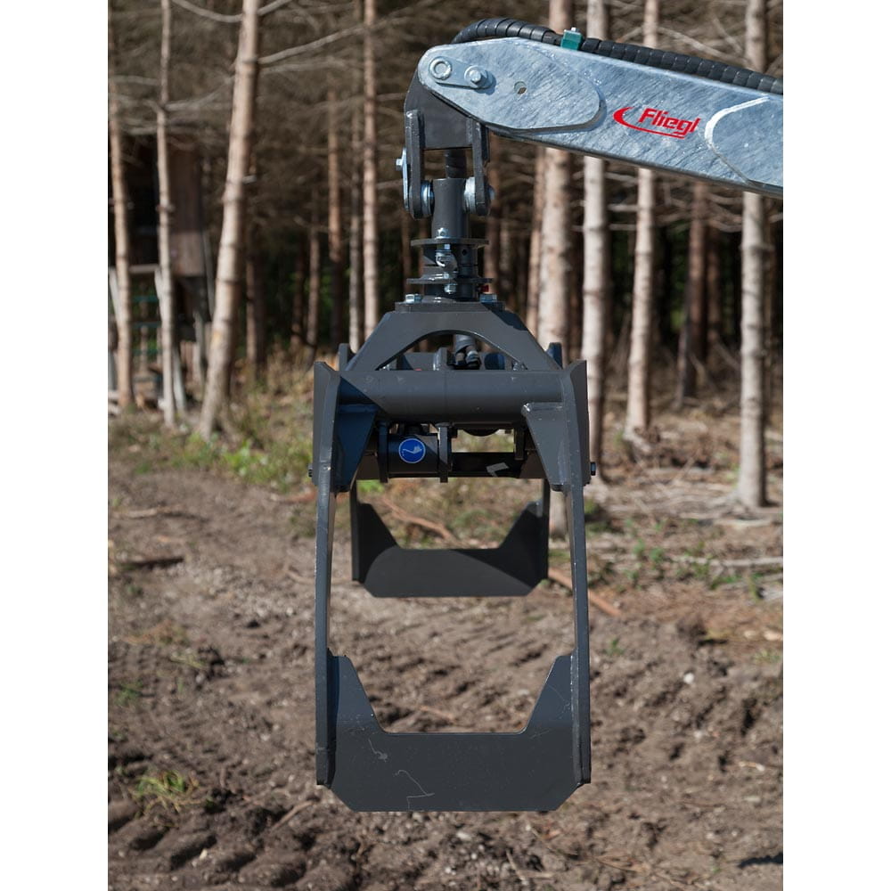 Fliegl hydraulic log grapple with Euronorm and three-point linkage Cat. II – 10t closing force
