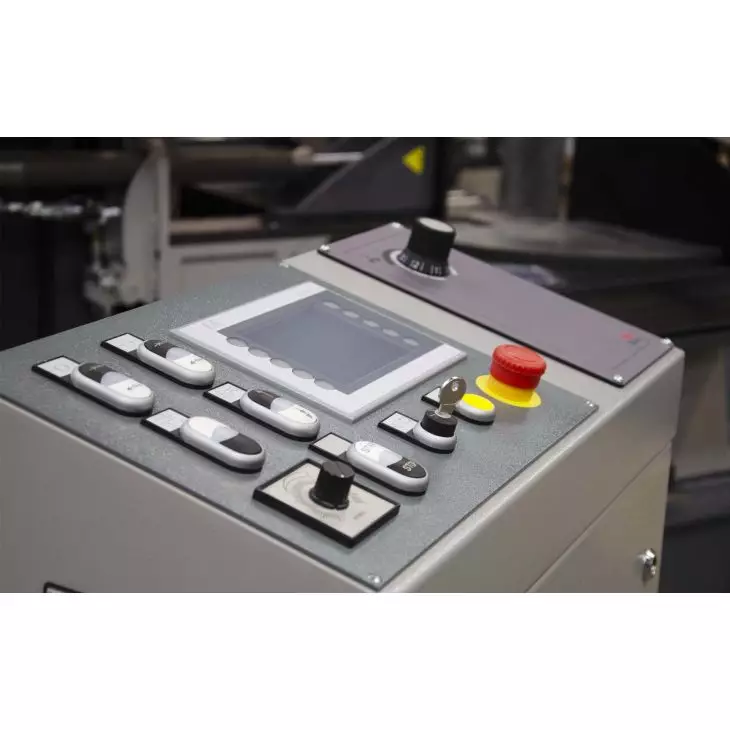 BOMAR Individual 520.360 GANC – vollautomatische, zweisäulengeführte Gehrungsbandsäge mit hydraulischen Vollhubspannstöcken