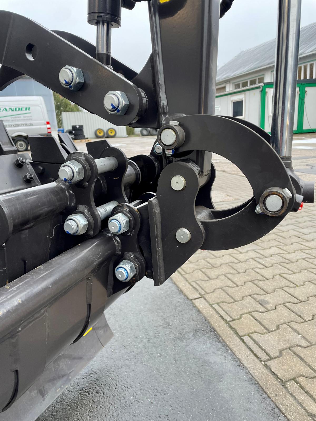 Minibagger Rhinoceros XN12-09 – Kubota Motor, 0-Heck, Verstellfahrwerk, 3 Löffel