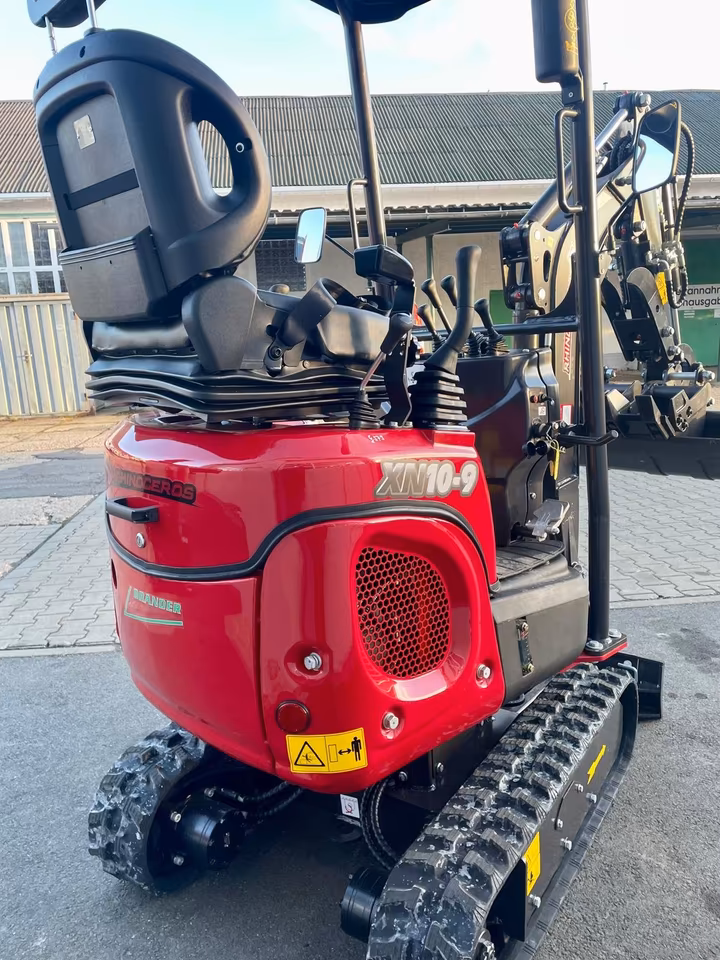 Rhinoceros XN10-9 Minibagger – Knickarm, hydraulischer Daumen & Schnellwechsler