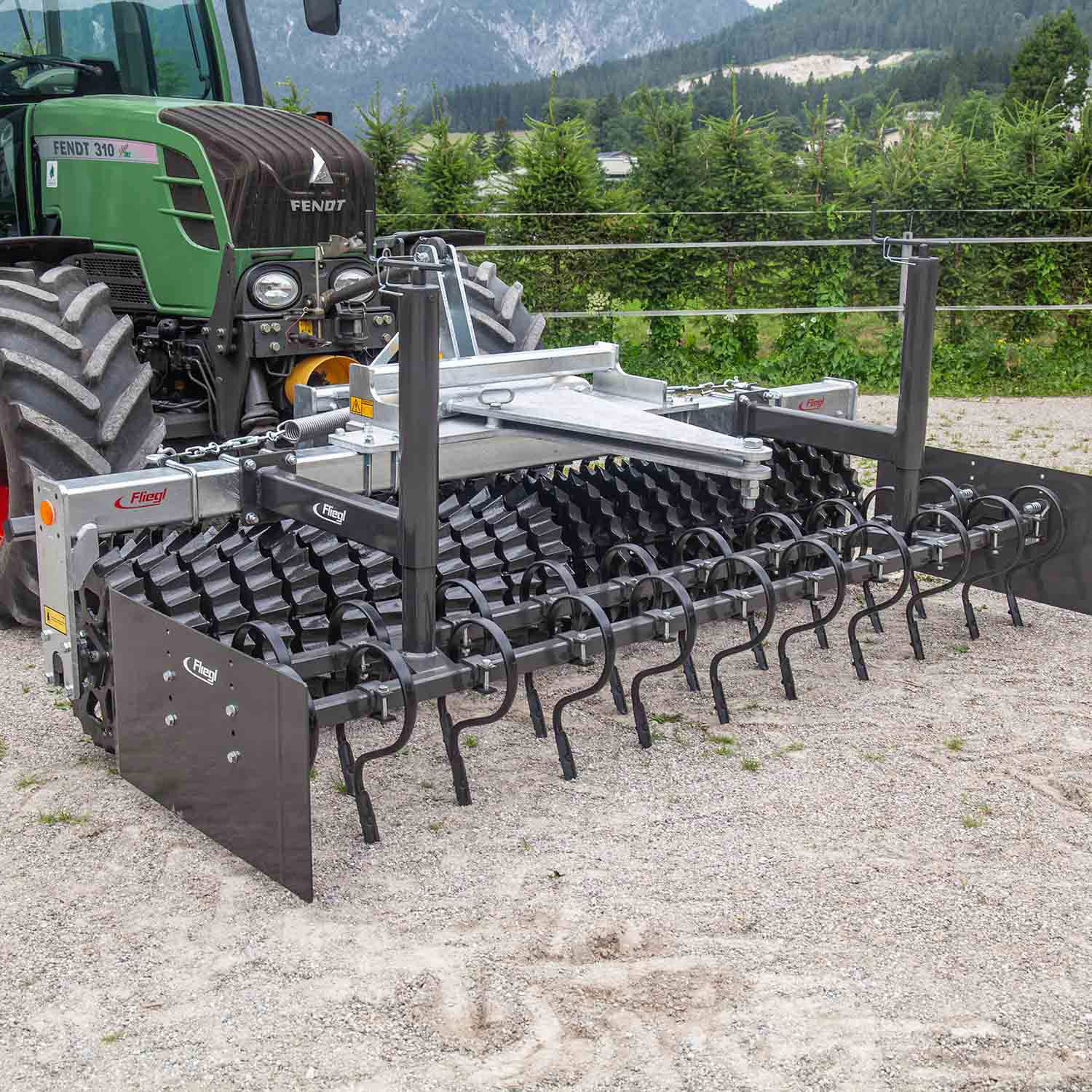 Fliegl Frontpackerwalze 3000 mm | Dreipunktaufnahme | inkl. Voregge | robust & effizient