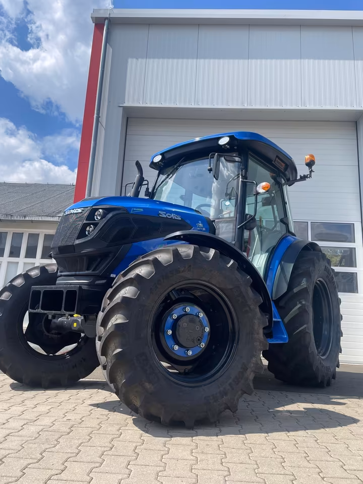 Tracteur Solis 90 Stage V avec cabine – 90 ch, transmission intégrale et boîte de vitesses 20+20