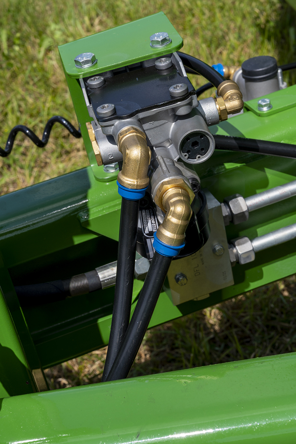 Remorque à bétail Pronar T046H – Abaissement hydraulique | Transport professionnel d'animaux
