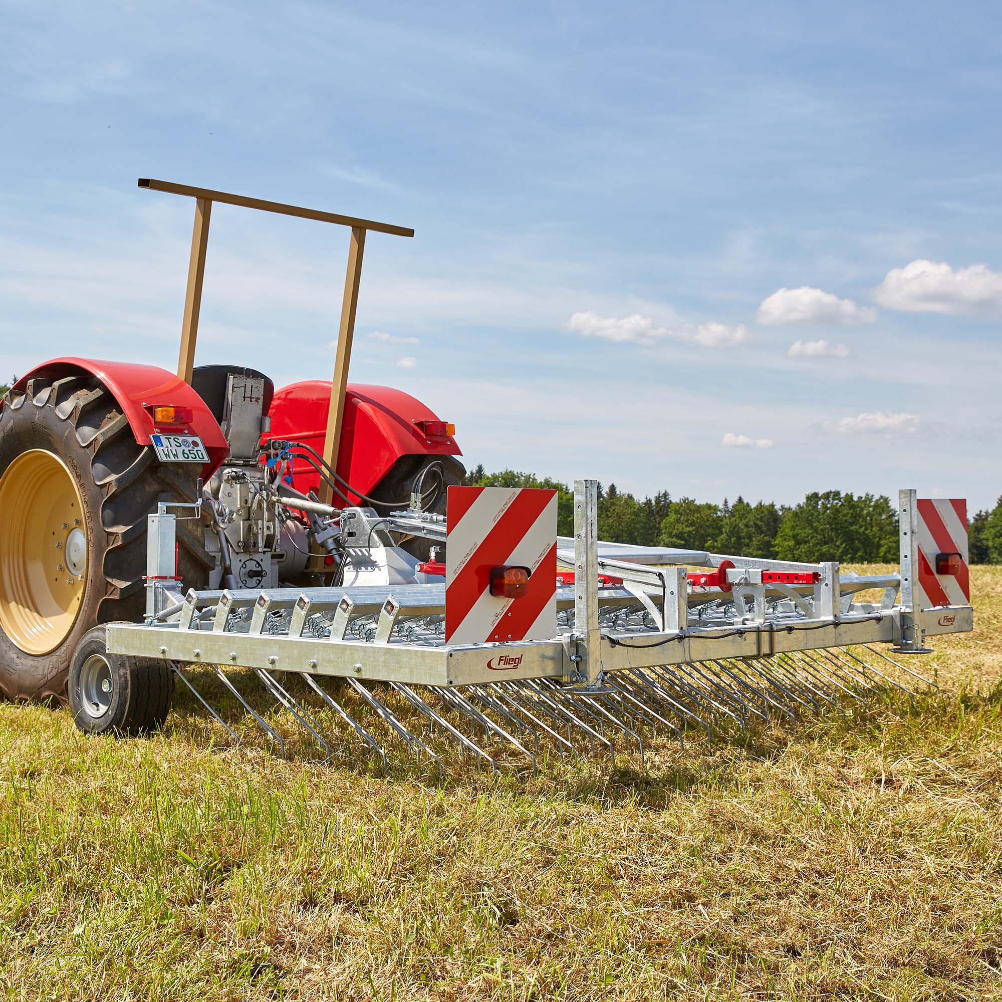 Fliegl harrow 2700mm / 6 tine rows - CAT 2