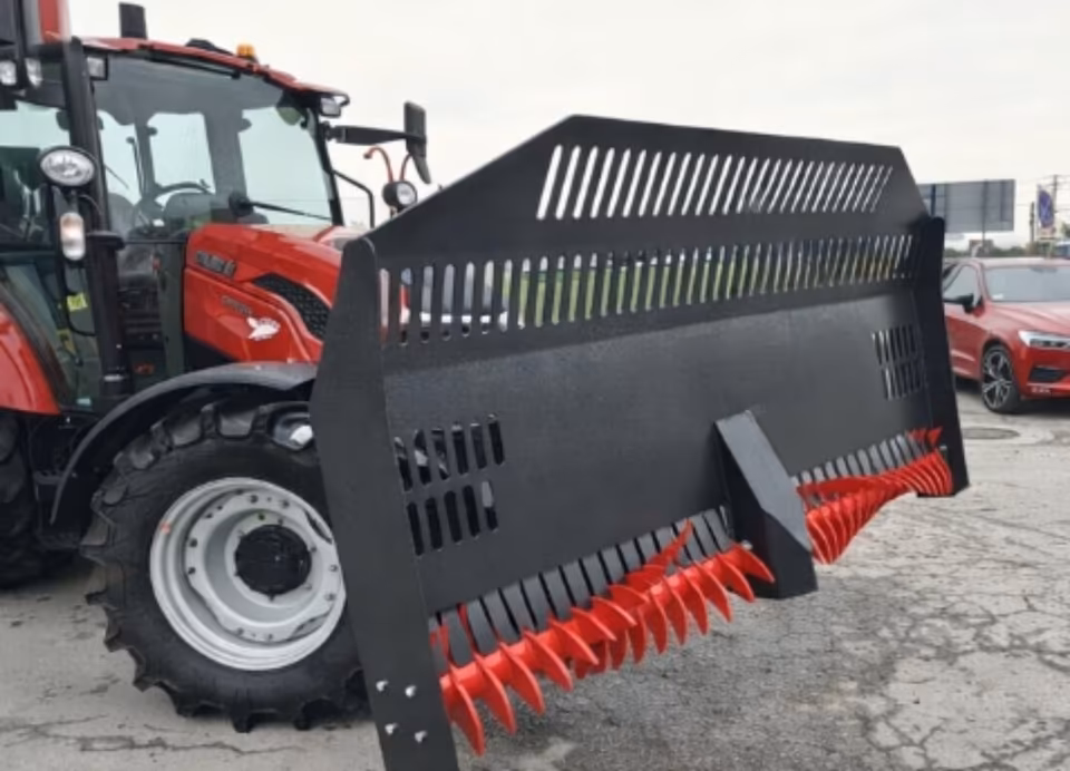 Tractor-mounted silage spreader 2500 mm with rotor distributor – Silage push blade Cat. 2