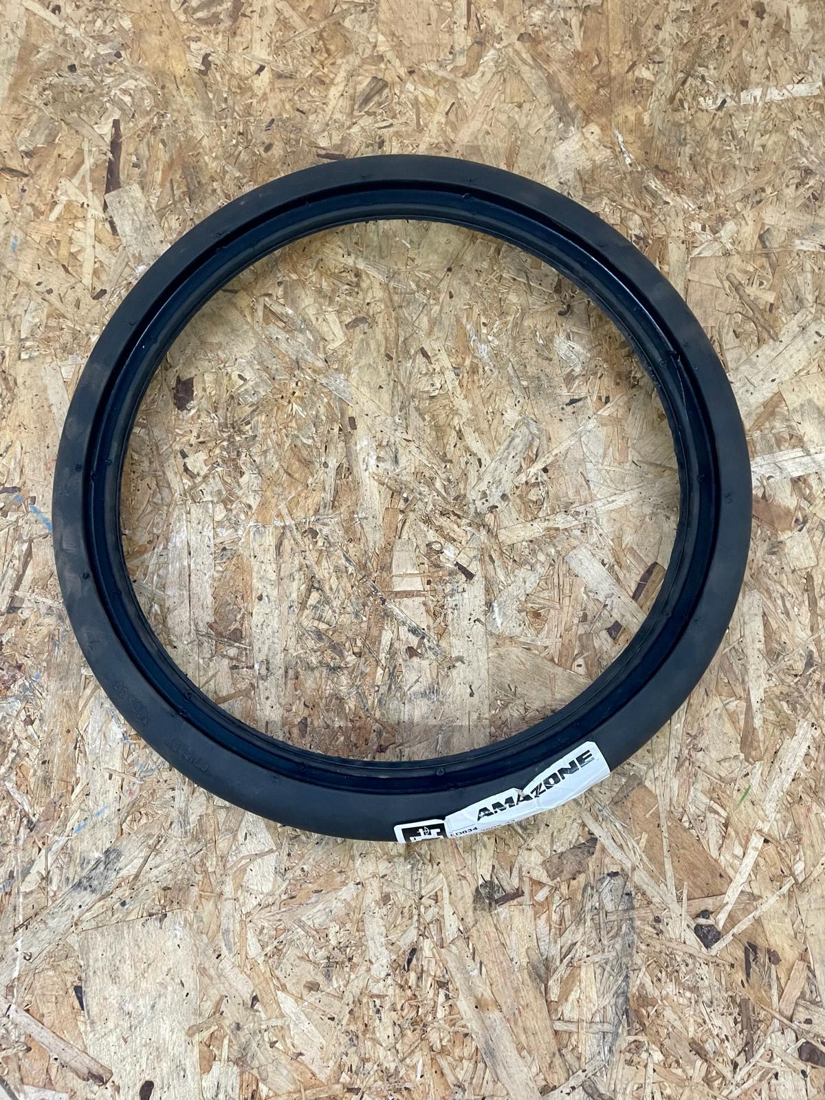 ET90651 Amazone Reifen 360x33 - LD034