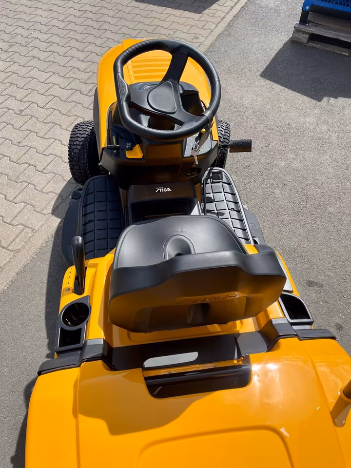 STIGA Estate 598 W Rasentraktor – 98 cm – 19,6 PS – 2-Zylinder – Mulchkit, Anhängerkupplung & Ladegerät