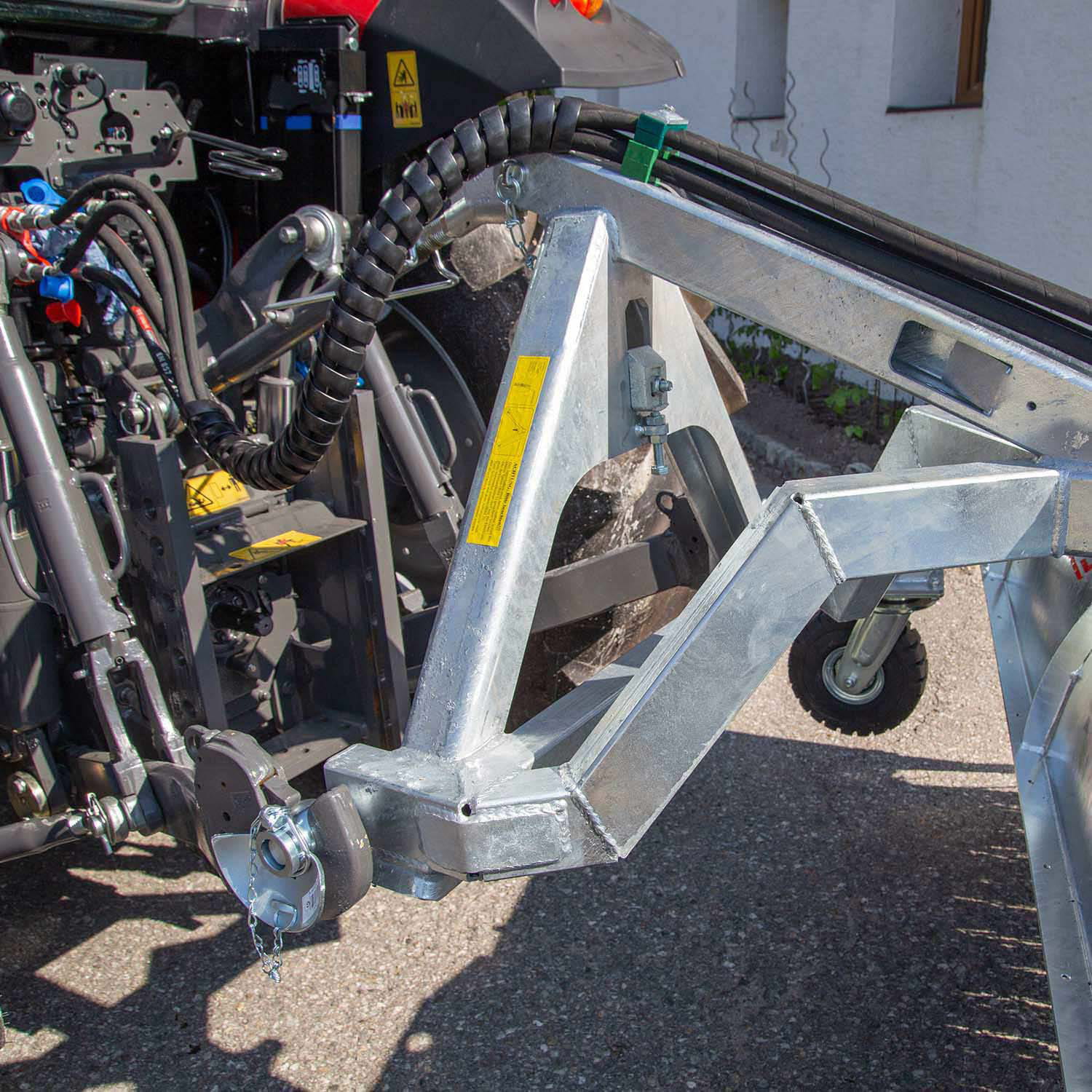 Fliegl Kehrbürste hydraulisch – Profi Kehrmaschine mit Ölmotor und 700 mm Kehrwalze