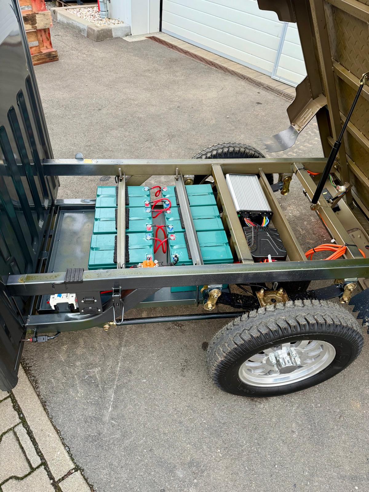 Cargo Runner Toro Electric Tipper – Electric Light Truck | 1500 W | High Payload | 40 km/h