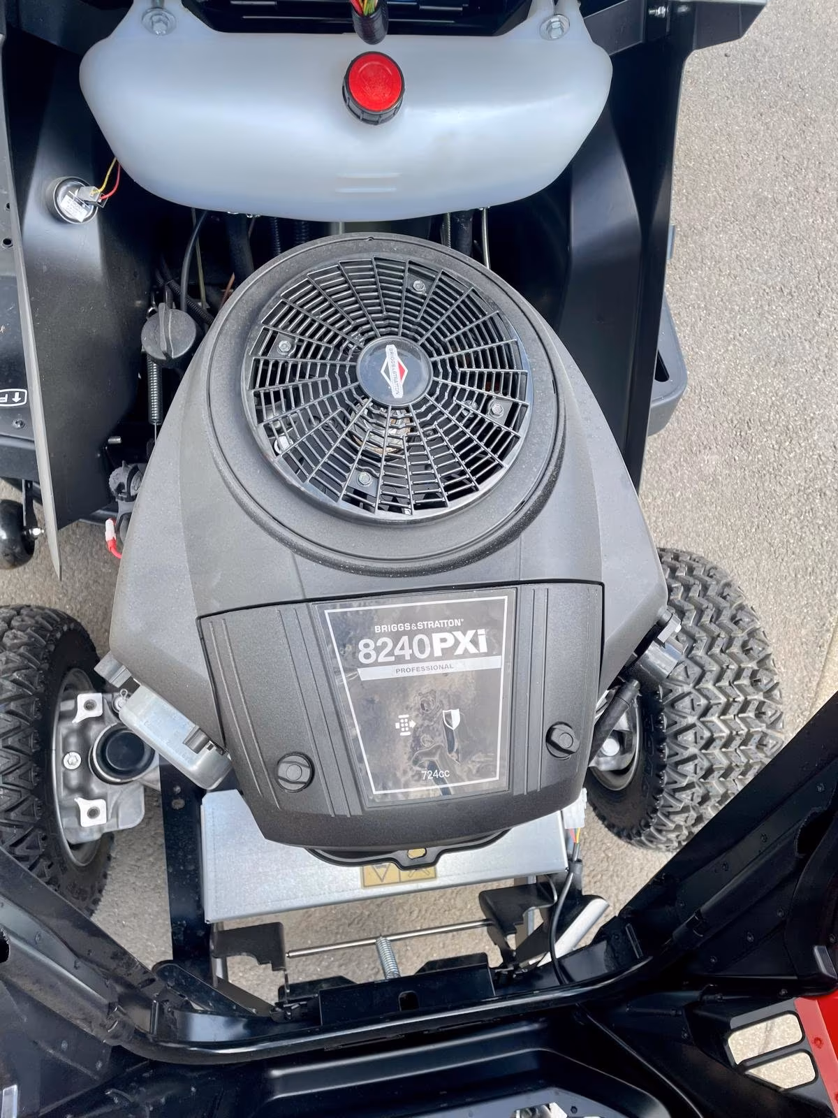 Herkules Rasentraktor HT 102-24 XD 4WD NEO – Hochentleerung, 4WD & 102 cm Mähwerk