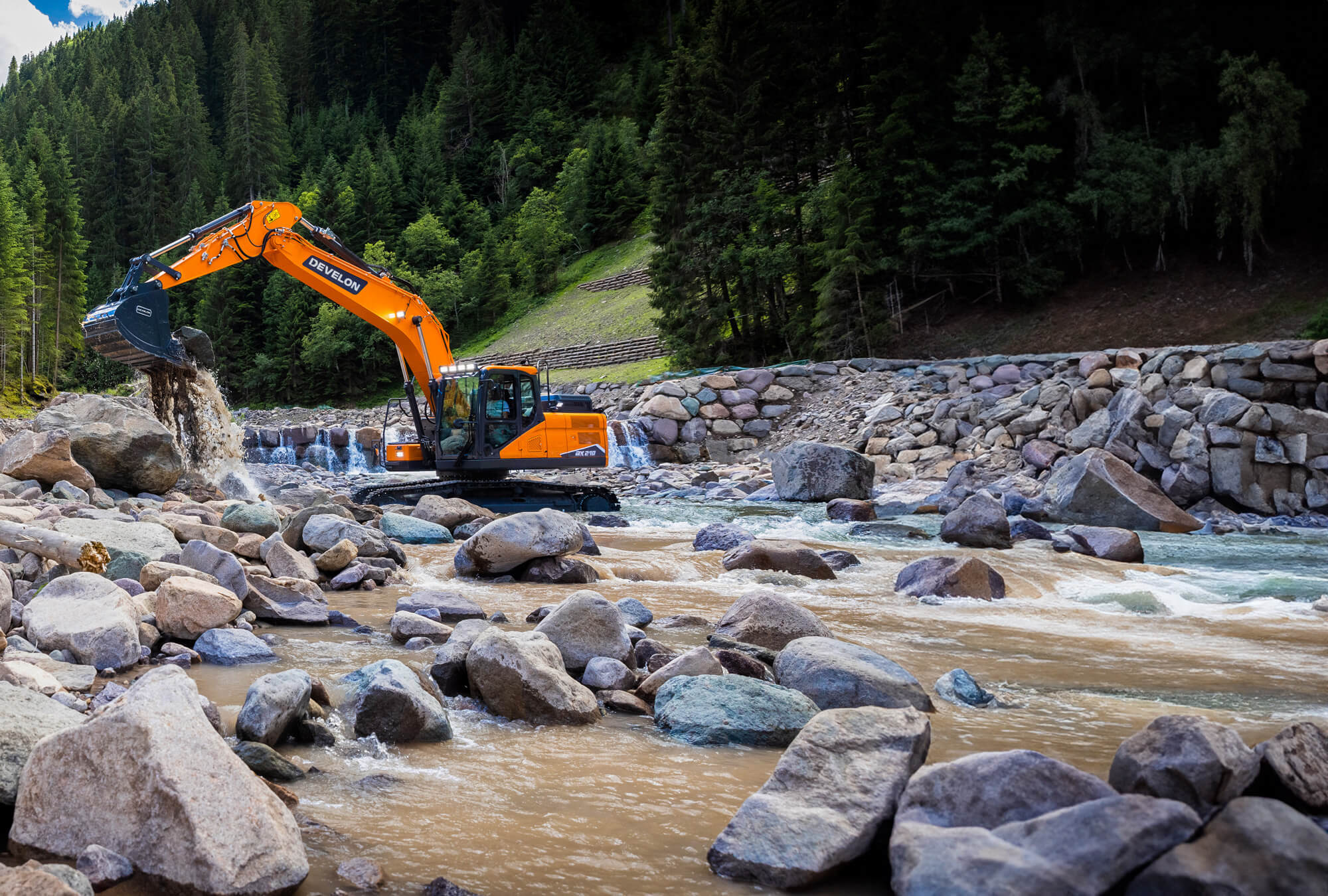 Raupenbagger Develon DX210-7