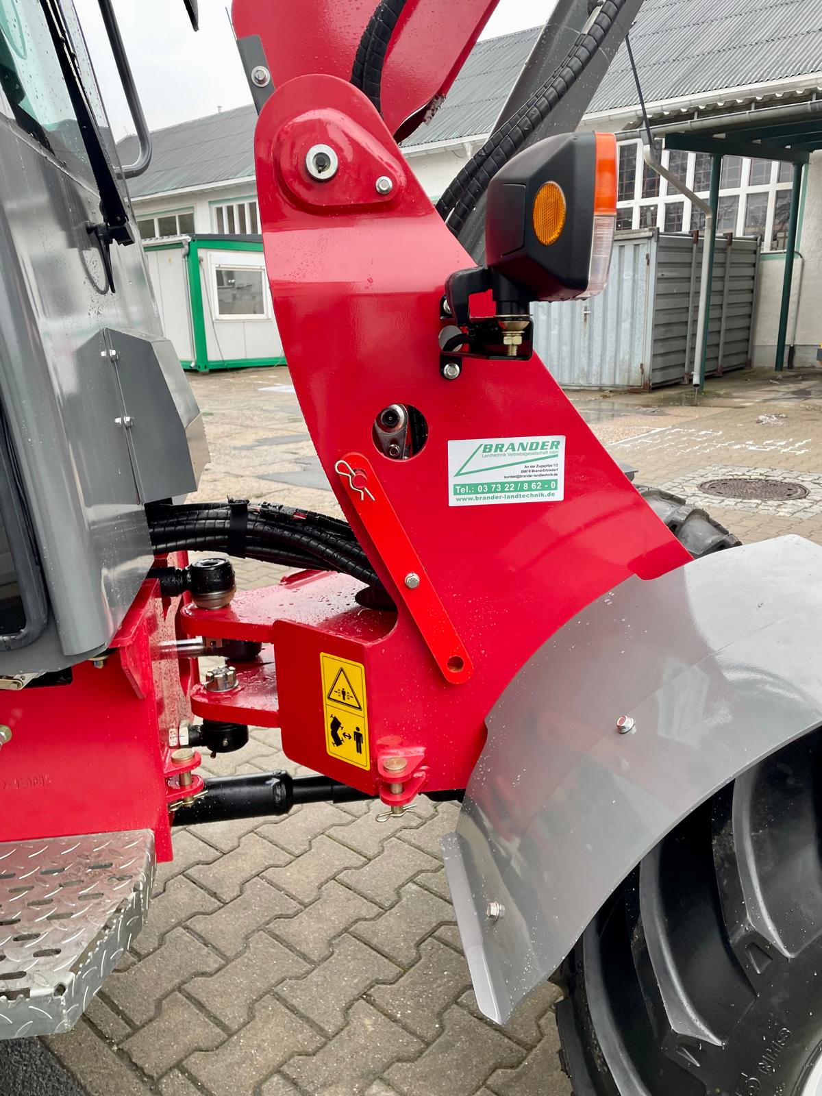 Telescopic wheel loader with cab & Kubota engine – 1200 kg rated load | Professional skid steer loader